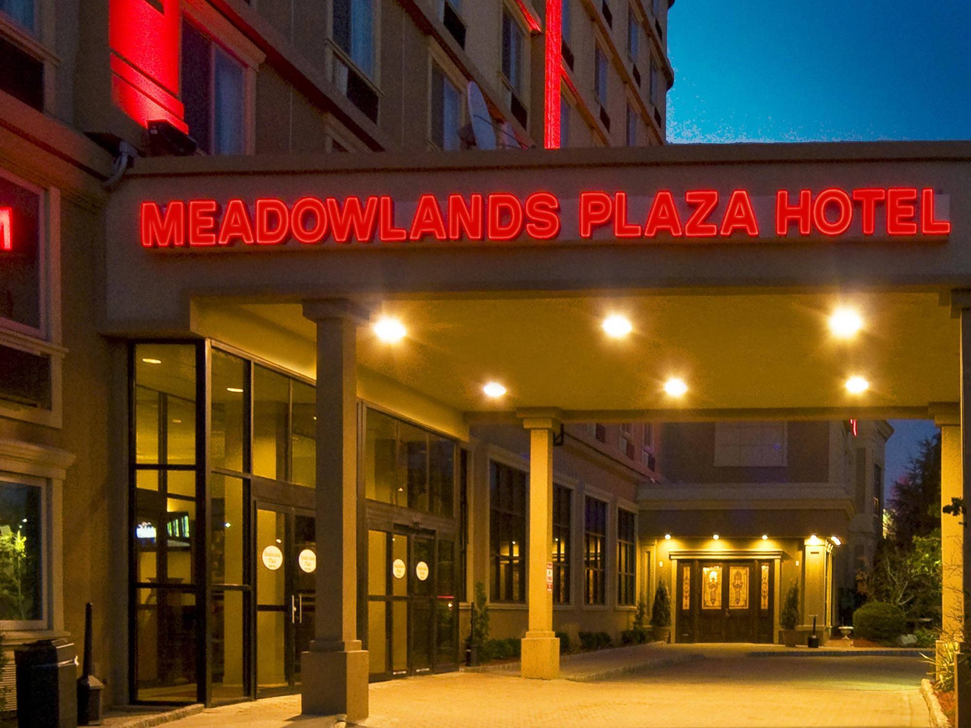 Meadowlands Plaza Hotel Secaucus Esterno foto